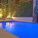 Radisson San Isidro Hotel & Suites